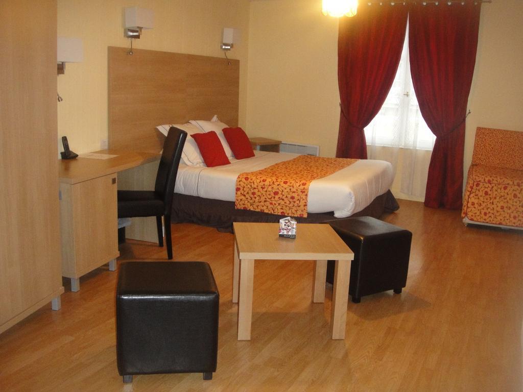 Hotel L' Ecu 蒙巴尔 客房 照片