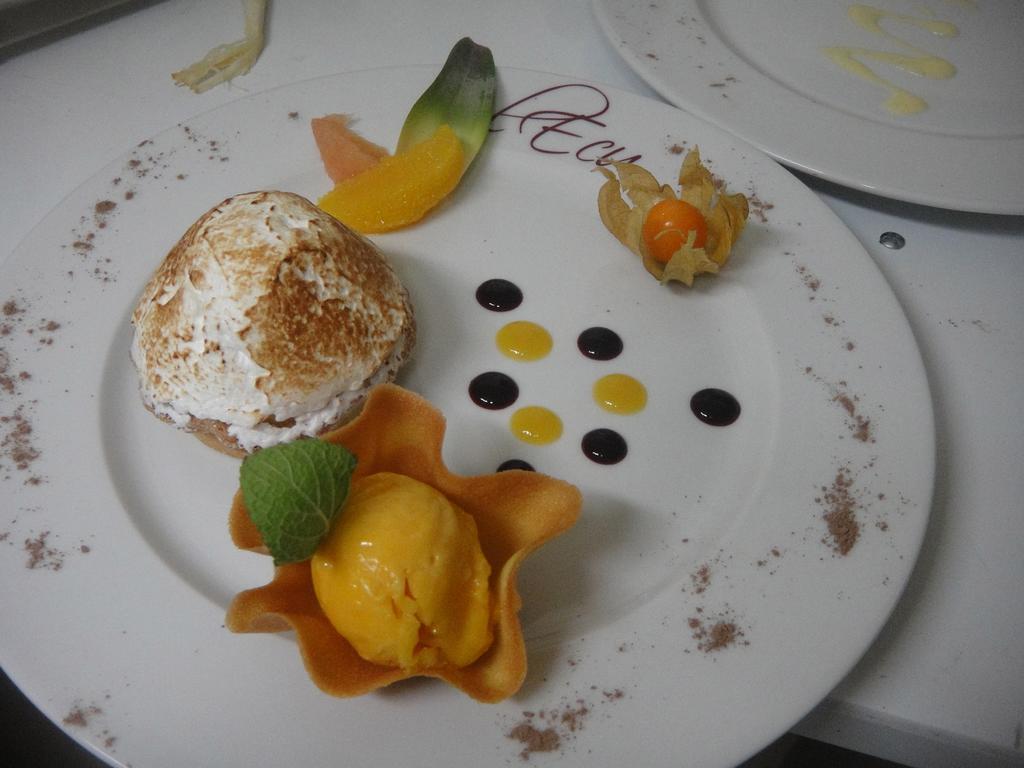 Hotel L' Ecu 蒙巴尔 外观 照片